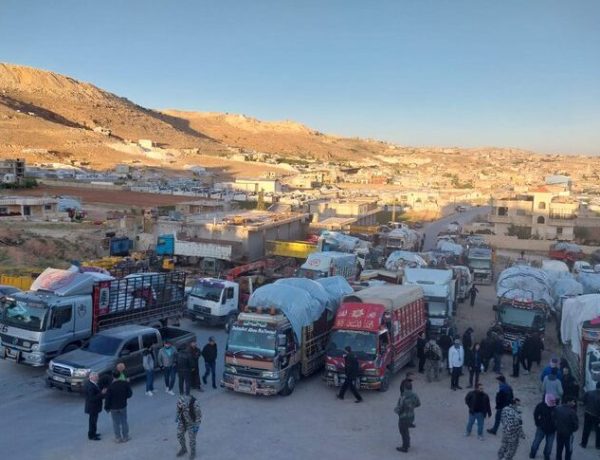 لبنان يستأنف رحلات العودة الطوعية للنازحين السوريين بقافلتين