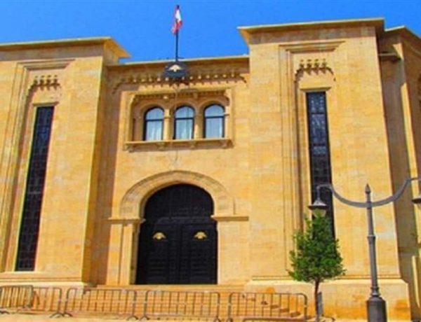 بينهم مسؤولون بحركة امل وضباط.. بالأسماء عقوبات أميركية جديدة