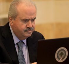 وزير المالية يحدد أصول استيفاء رسم خروج المسافرين جواً وبحراً