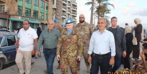 قائد القطاع الغربي في اليونيفل زار معرض “لأنو صور بتحب الحياة” على شارع المشاة