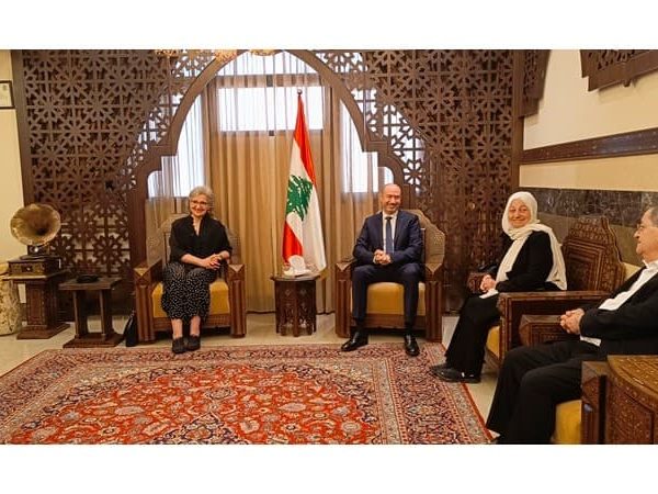 كرامي استهلت جولتها الجنوبية بلقاء محافظ الجنوب : رسالتنا إعطاء طلاب الجنوب حقهم بالتعلم وتجاوز التحديات معاً
