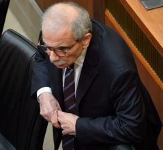 سلام سينقل خلال كلمته ولقاءاته في نيويورك موقف لبنان الرسمي المتمسك بمسار التفاوض مع “إسرائيل”